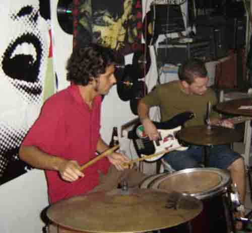 Low Rider Blues Bar - Segurando o fundo